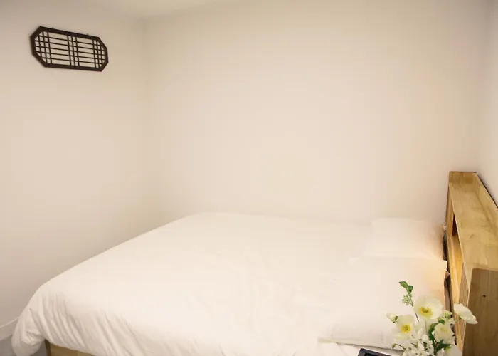 9br & 6bath & 15bed For Big Group 아파트 *
