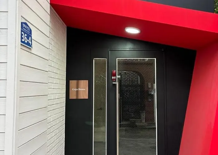 9br & 6bath & 15bed For Big Group 아파트